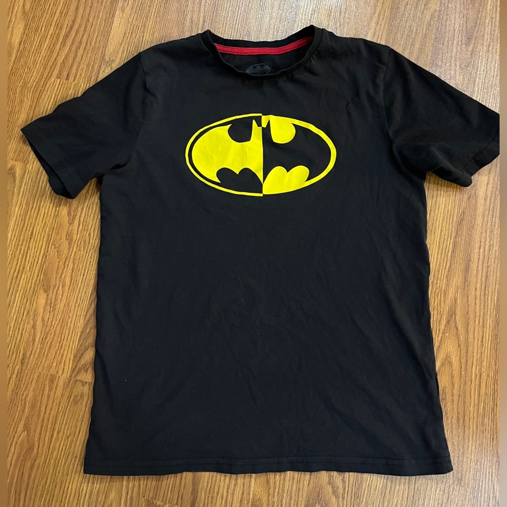 NTD boys’ XL 14/16 batman graphic t-shirt, logo, short sleeve, black